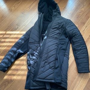 Adjustable maternity coat
